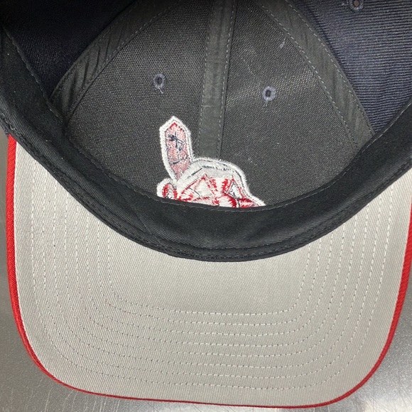 Adjustable Navy & Red Cleveland Indians Hat - Picture 4 of 4